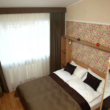 Leon Hotel Lviv Quarto foto