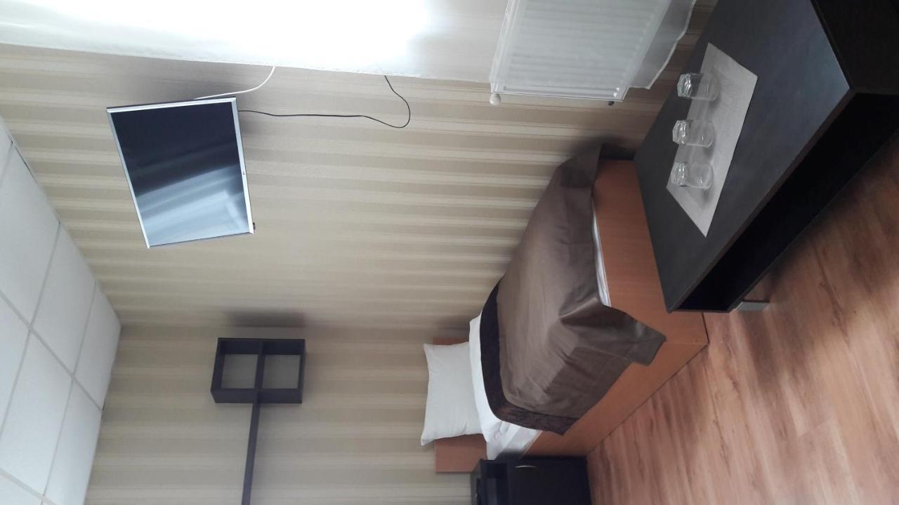 Leon Hotel Lviv Exterior foto